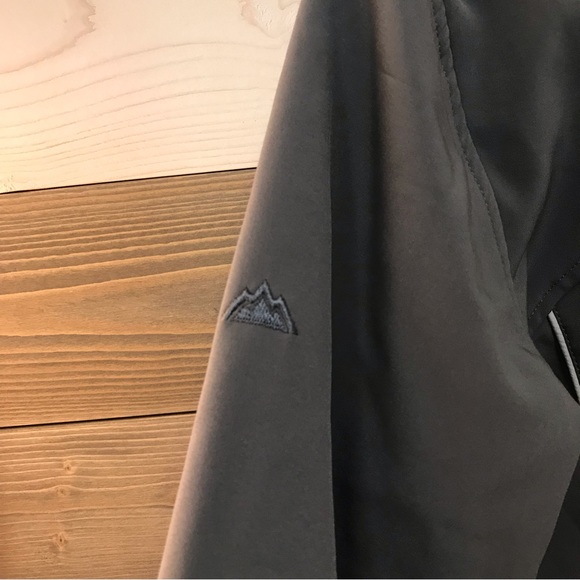 Snozu ⚜️ Gray Jacket - Picture 11 of 15